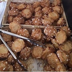 12 CHOUQUETTES