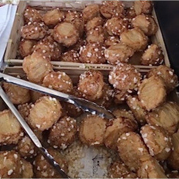 12 CHOUQUETTES